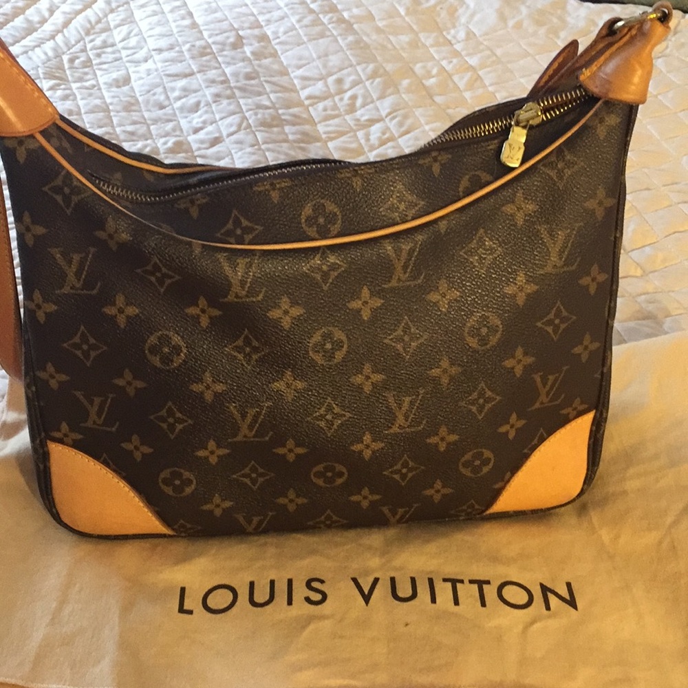 Authentic Louis Vuitton Boulogne 30 Shoulder Bag.